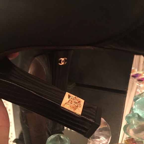 NOT FOR SALE. CHANEL PUMP SHOES. - Picture 4 of 8